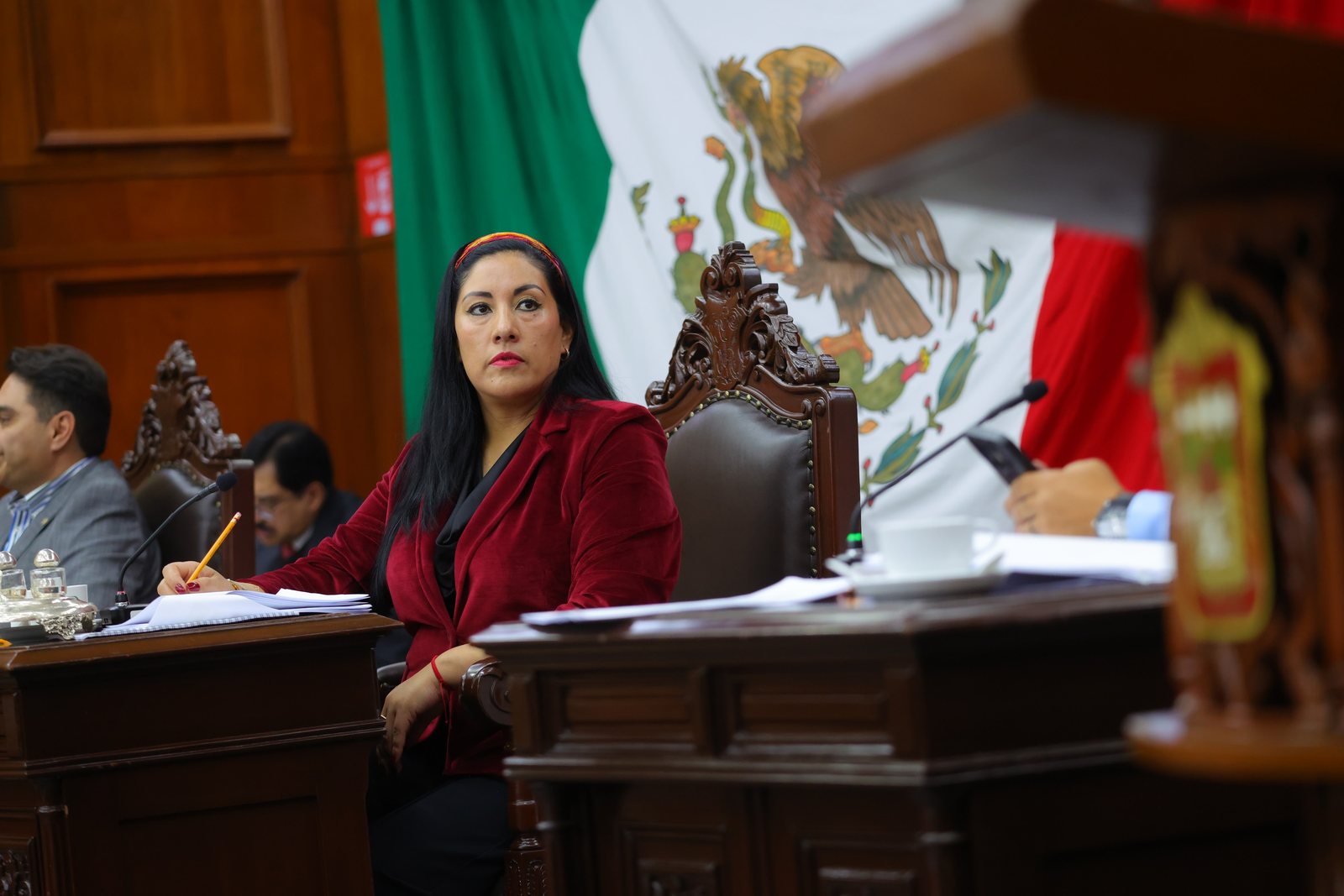 Martha Azucena Camacho presidiendo la Directiva del Congreso del Estado de México